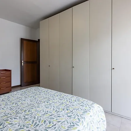 Roomy With Balconies! Appartement
